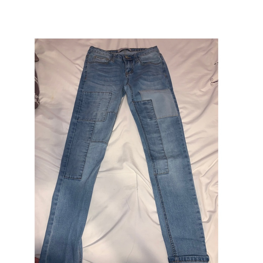 Guess Jeans - Picture 2 of 3